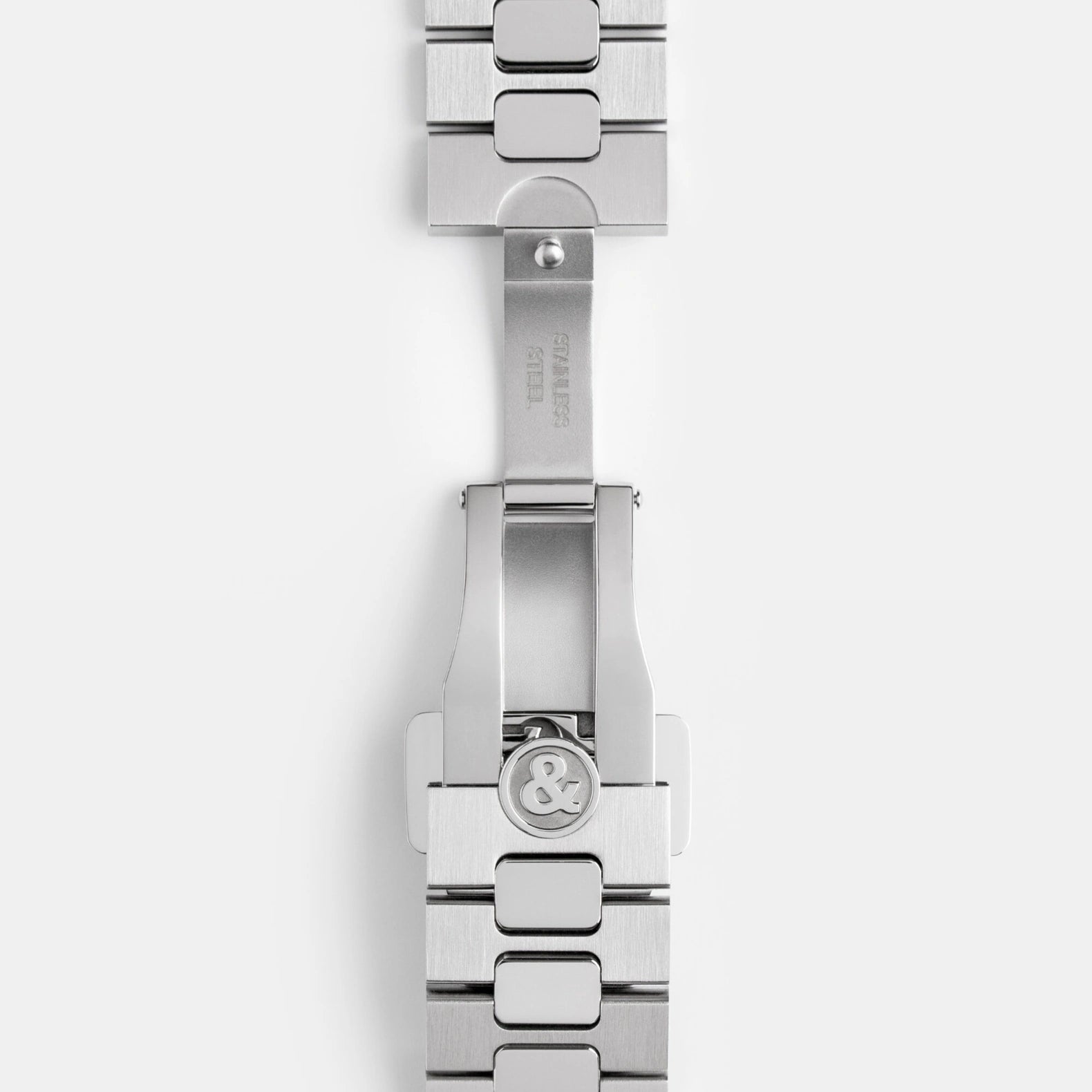 BR-05 36mm - Mother of Pearl Dial on Bracelet