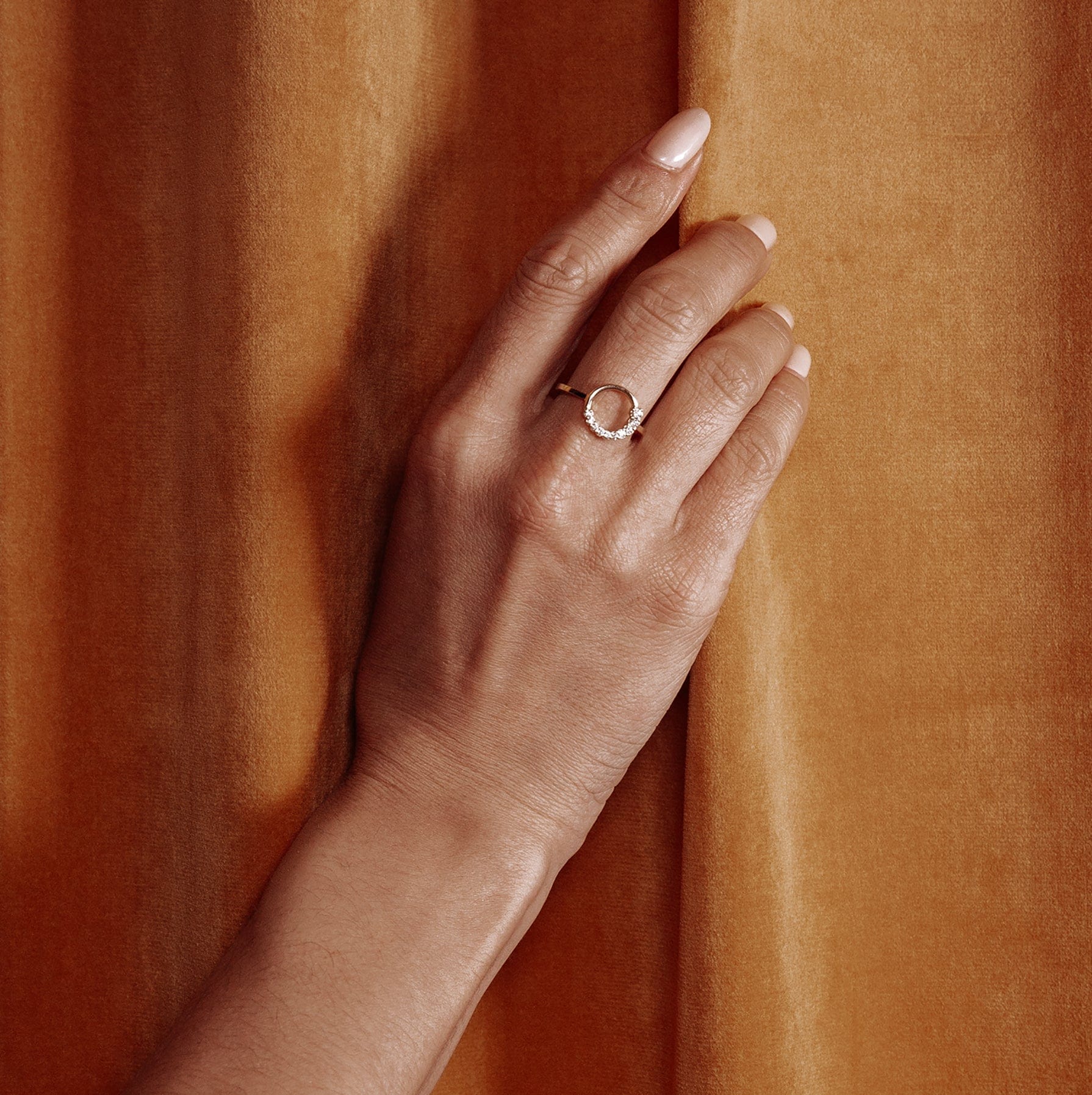 diamond circle ring