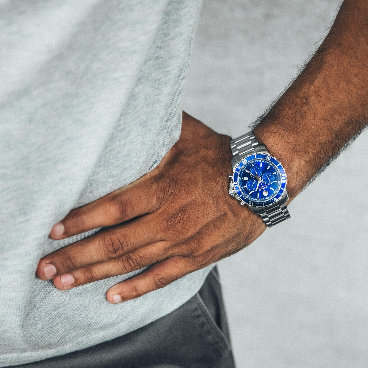 Series 800 Chronograph 42 mm - Blue Dial on Bracelet