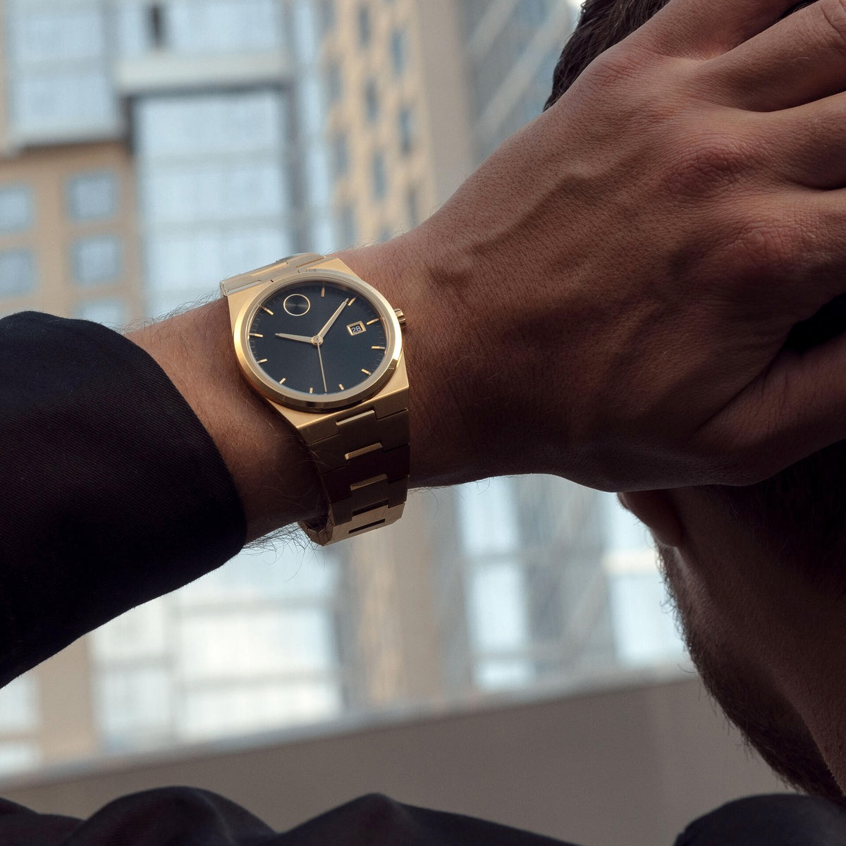 BOLD Quest 40 mm Gold - Black Dial on Bracelet