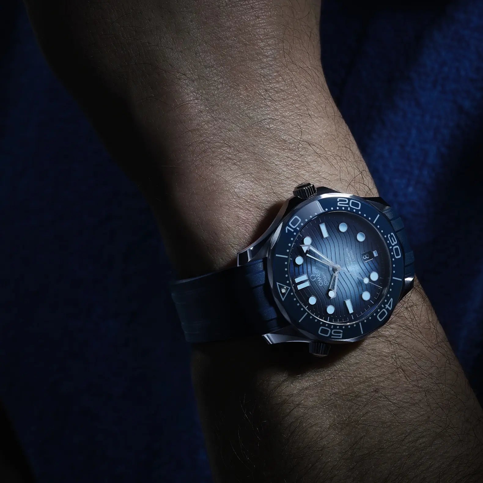 Seamaster Diver 300M 42mm - Blue Gradient  Dial on Rubber Strap