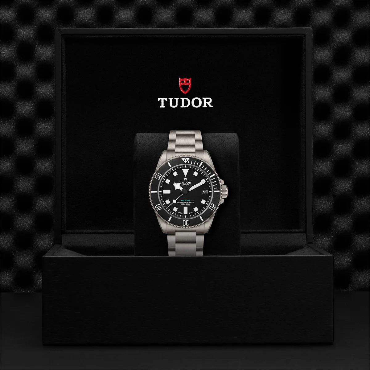 Pelagos Ultra 43mm - Black Dial on Bracelet