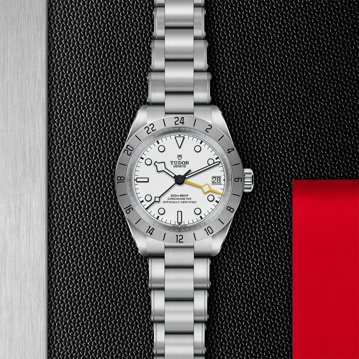 Black Bay Pro 39mm - Opaline Dial on 3-Link Bracelet