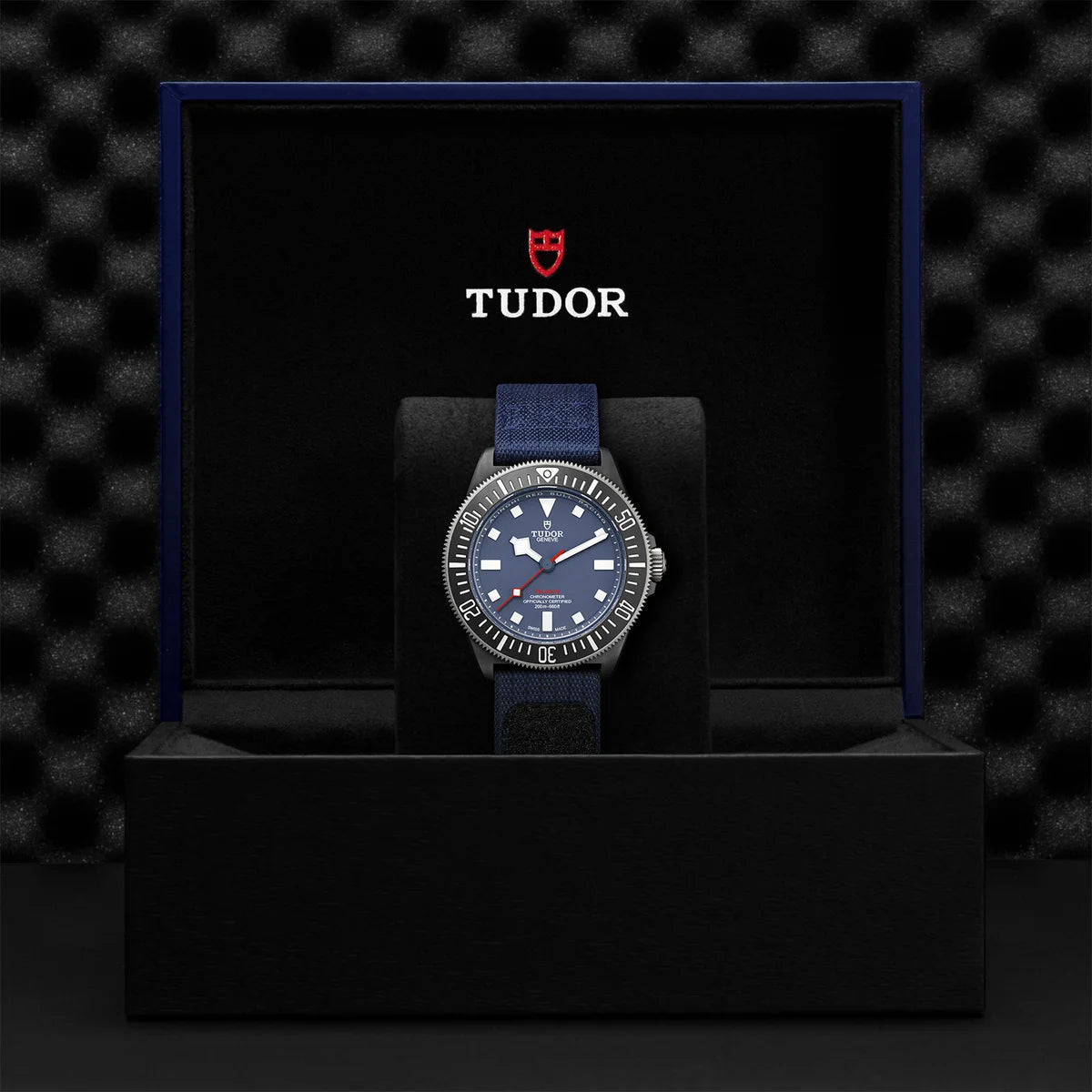 Pelagos FXD Carbon 42mm - Blue Dial on Fabric Strap