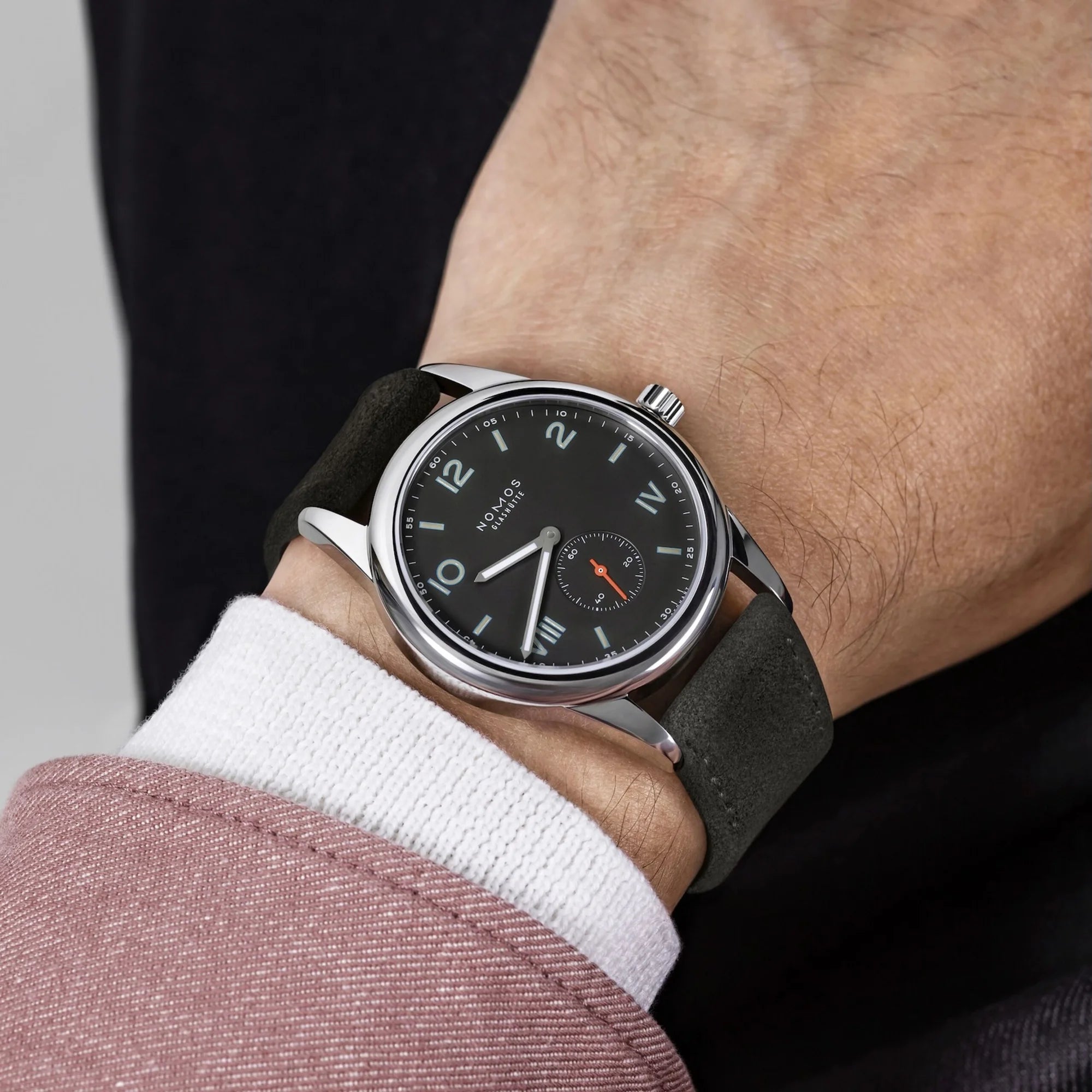 Club Campus 38mm - Night Black Dial on Strap