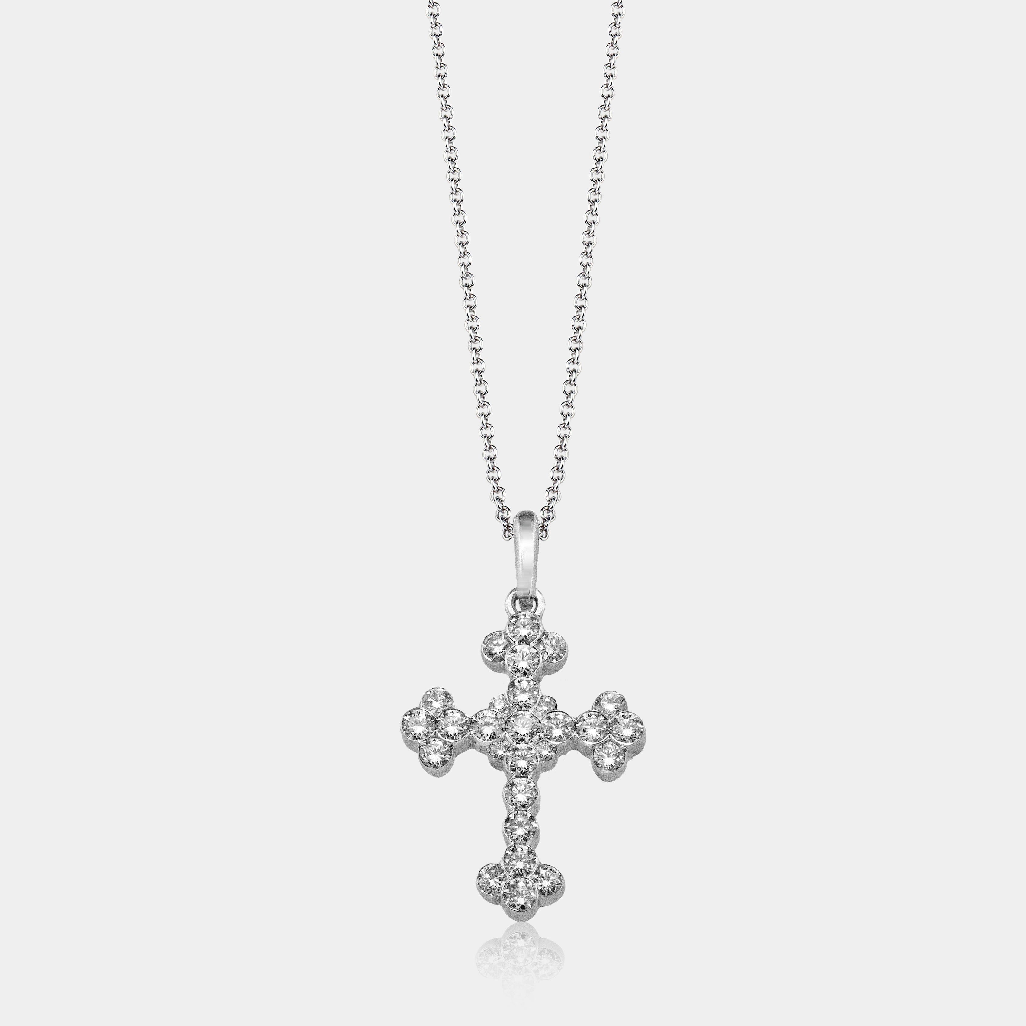 White gold diamond pendant bracelet, bezel setting