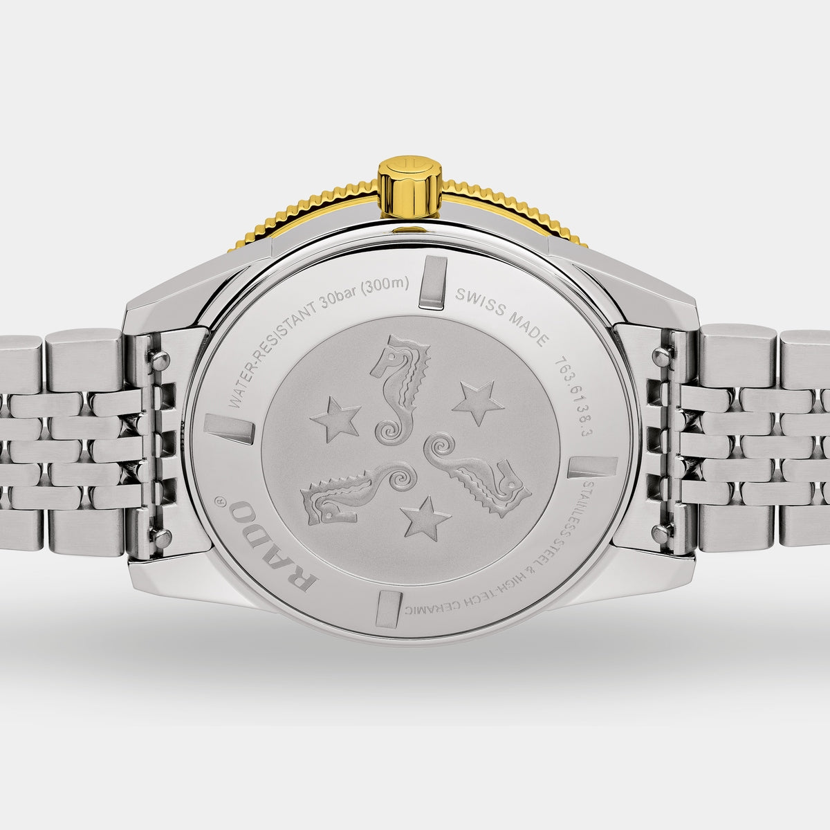 Captain Cook Automatic 42 mm - Black Dial on Bracelet