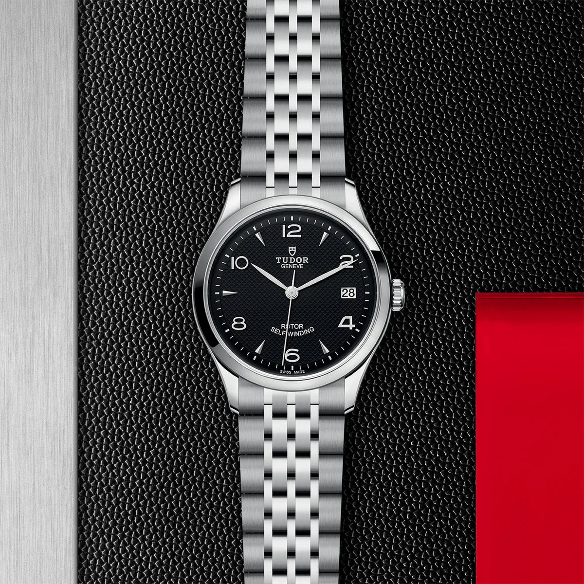 1926 36mm - Black Dial on Bracelet
